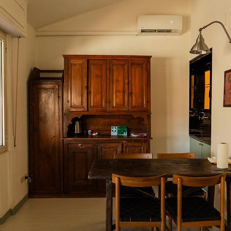 Friendly & Small 1-Br Apt With Beautiful Terrace Florence Ngoại thất bức ảnh